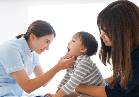 成長に沿った口腔機能のトレーニングでこどもの歯並びを治療する